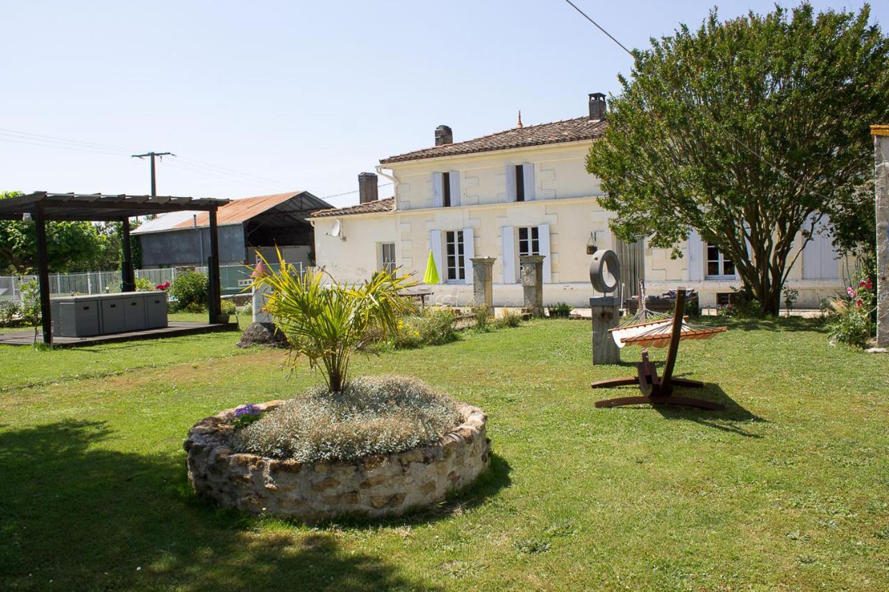 Le Charhido Bed & Breakfast Saint-Fort-sur-Gironde Ngoại thất bức ảnh